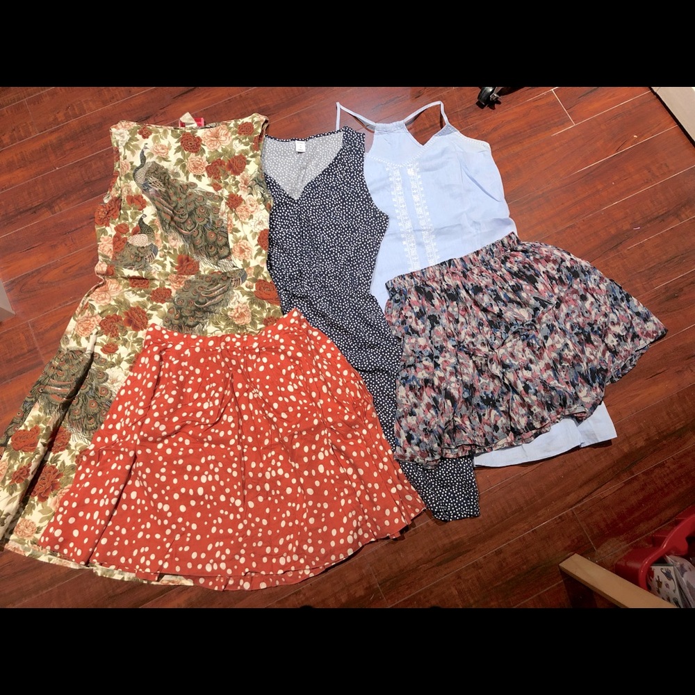 Bundle/ Sale. 3 Midi dresses - 40$. 2 skirts with the bundle.